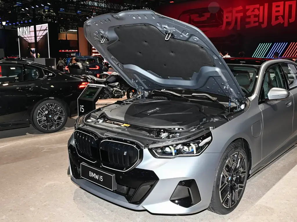 宝马i5 2026款 xDrive 50L 豪华套装6.webp