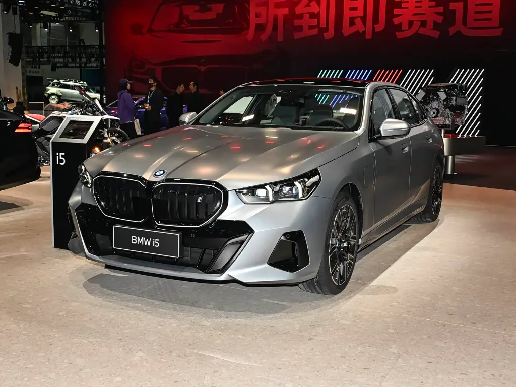 宝马i5 2026款 xDrive 50L 豪华套装1.webp
