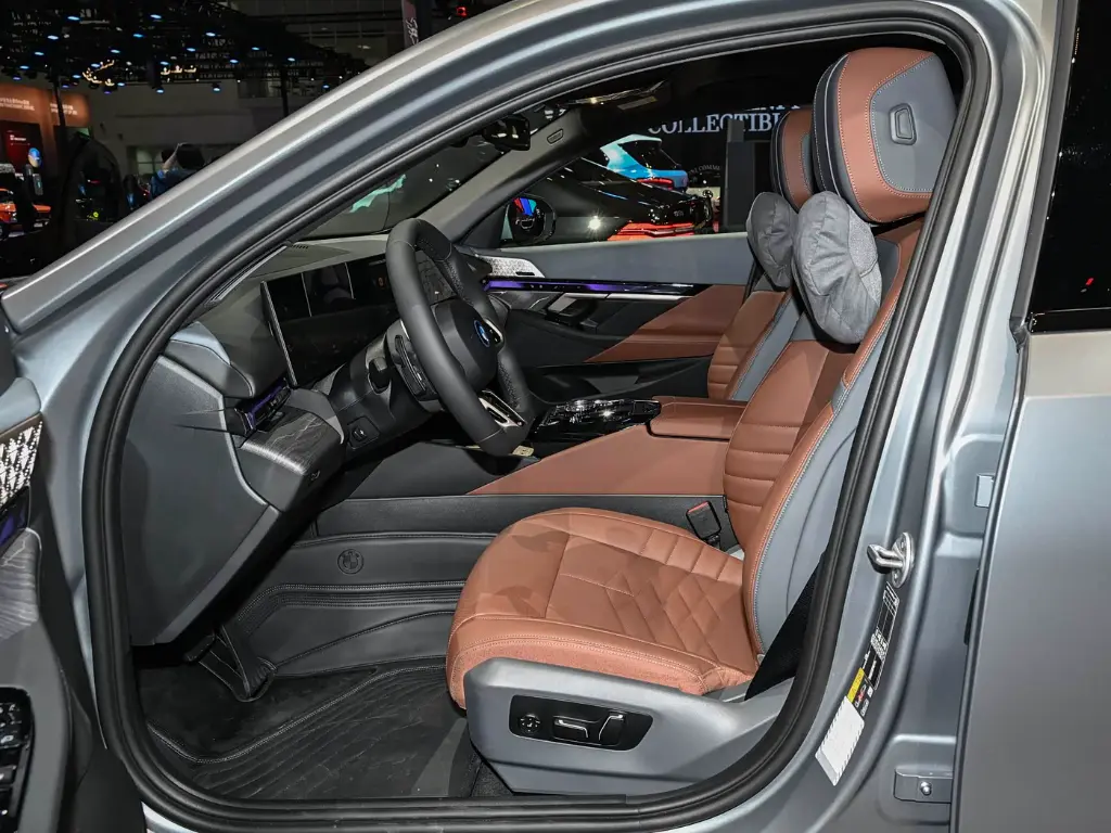 宝马i5 2026款 xDrive 50L 豪华套装4.webp