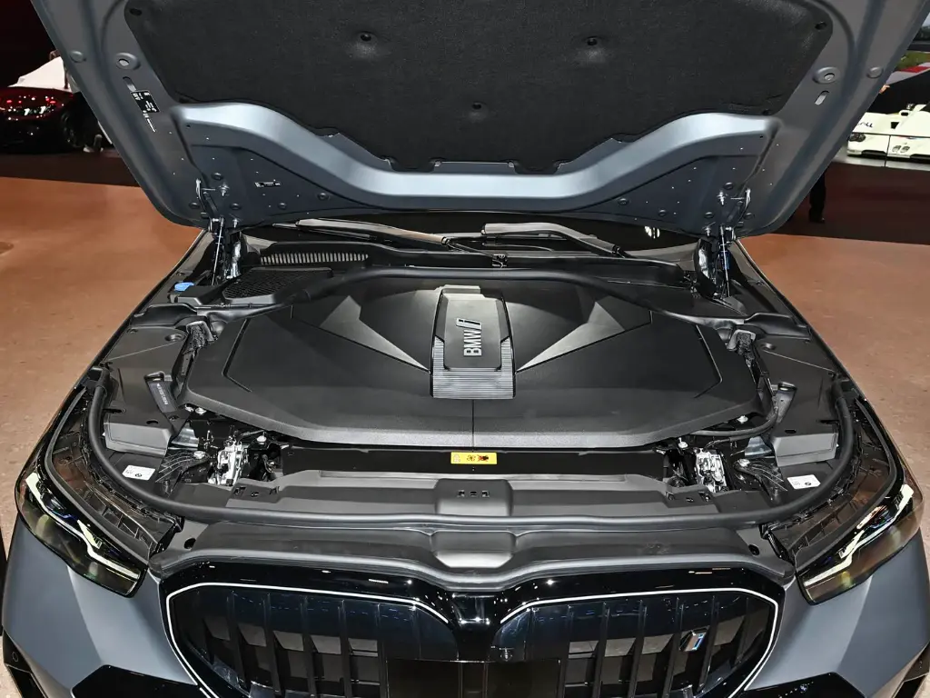 宝马i5 2026款 xDrive 50L 豪华套装7.webp