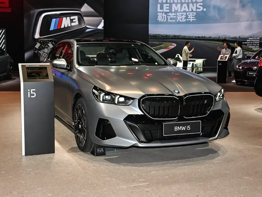宝马i5 2026款 xDrive 50L 豪华套装2.webp